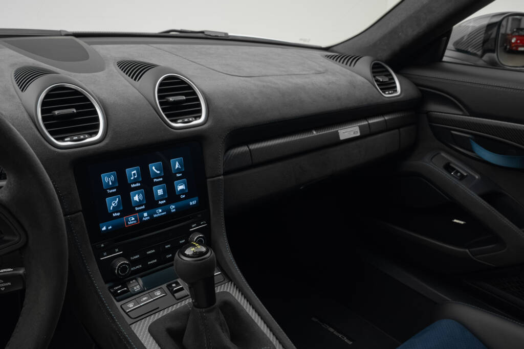 Porsche Cayman 718 GT4 RS - miniatyr 12