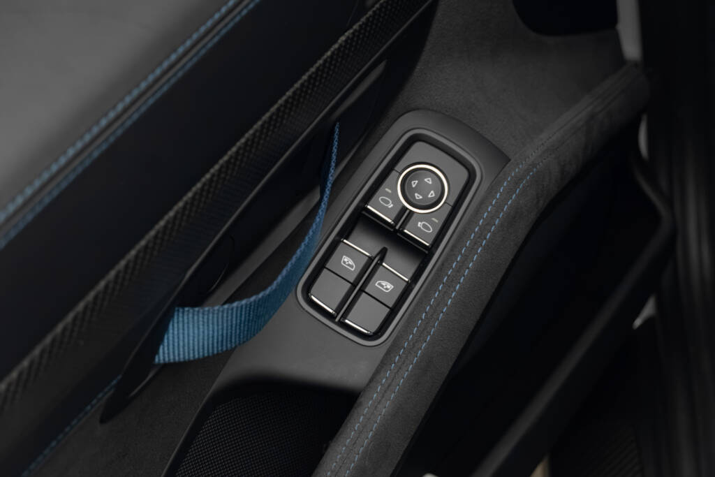 Porsche Cayman 718 GT4 RS - miniatyr 24