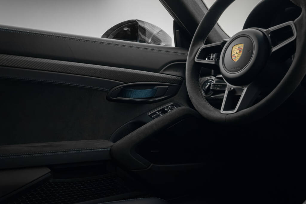 Porsche Cayman 718 GT4 RS - miniatyr 25