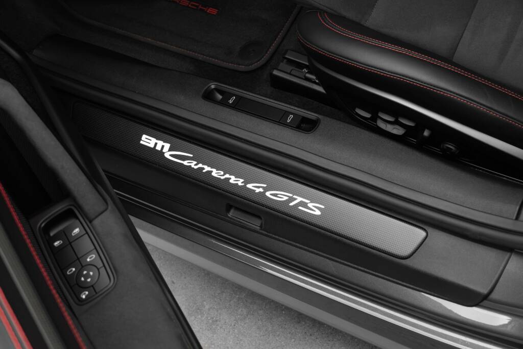 Porsche 911 Carrera GTS 4 - miniatyr 25
