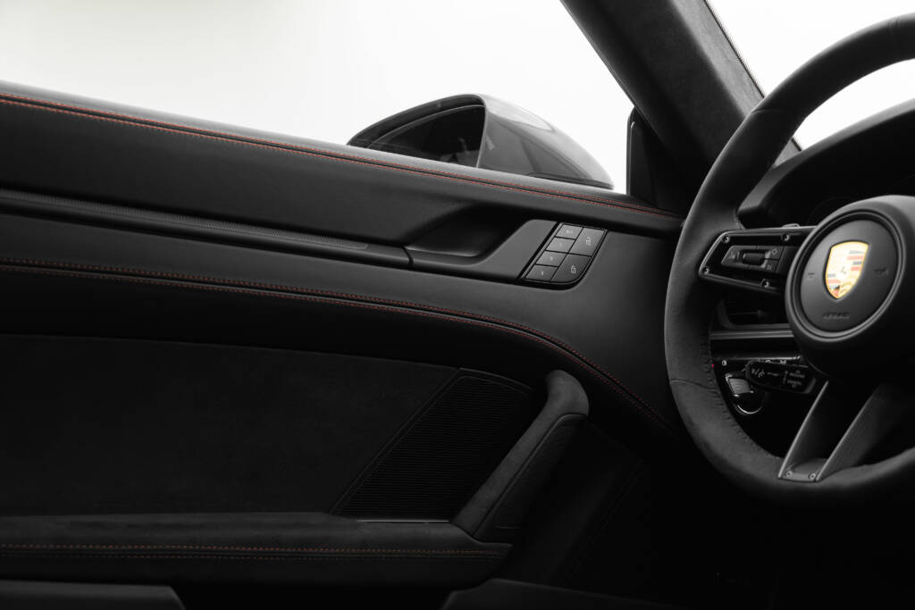 Porsche 911 Carrera GTS 4 - miniatyr 26