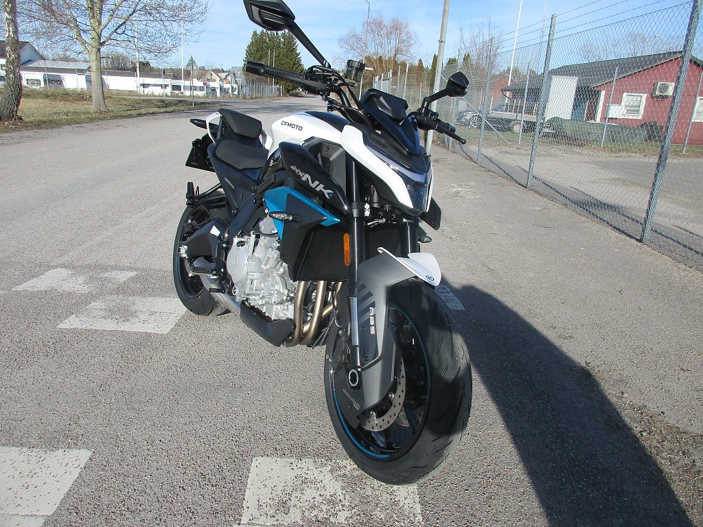 CFMOTO 675NK 2026 - miniatyr 2