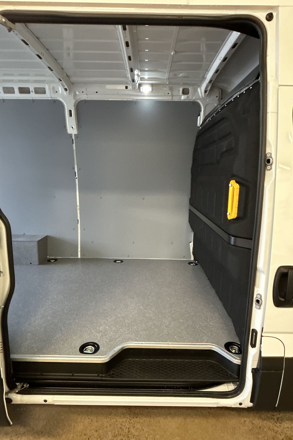 Iveco Daily 2026 - miniatyr 11