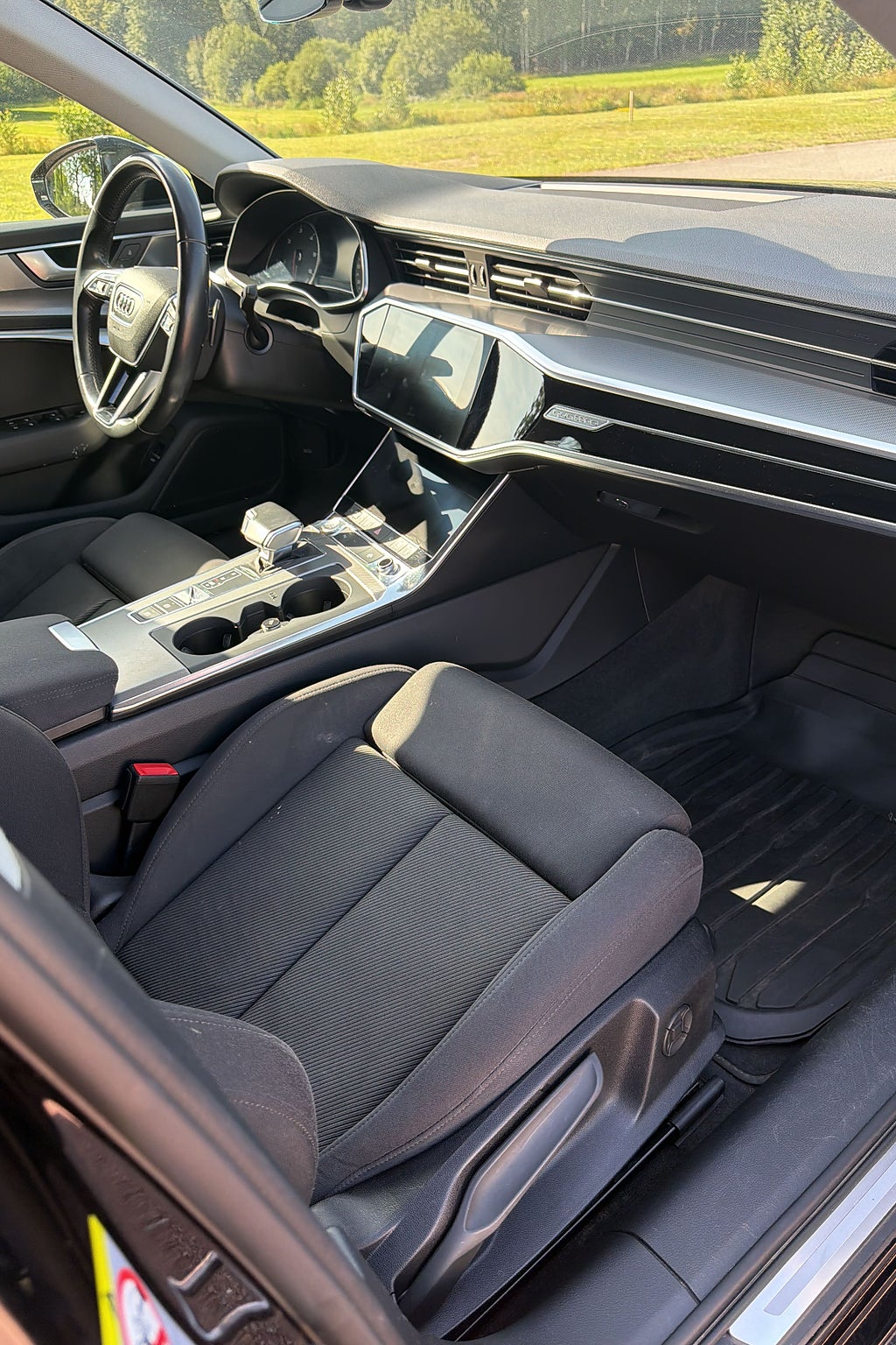 Audi A6 2019 - miniatyr 10