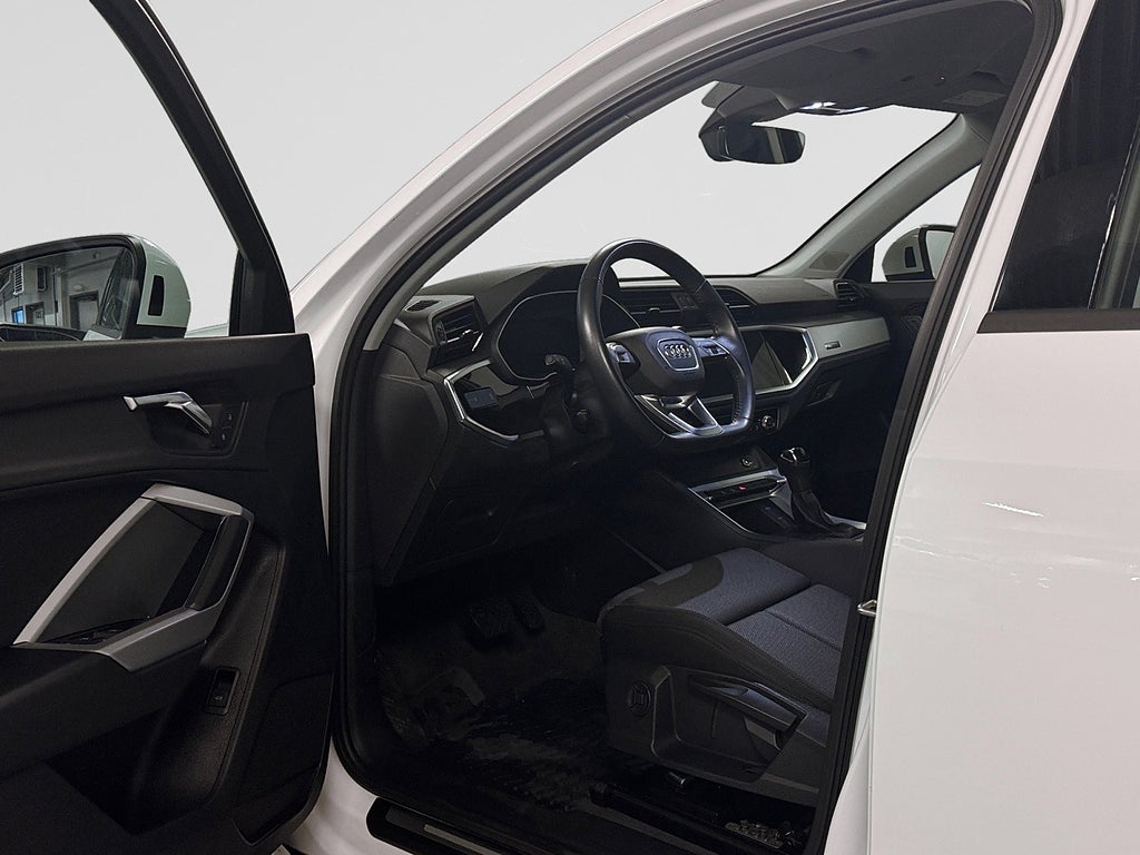 Audi Q3 2019 - miniatyr 13