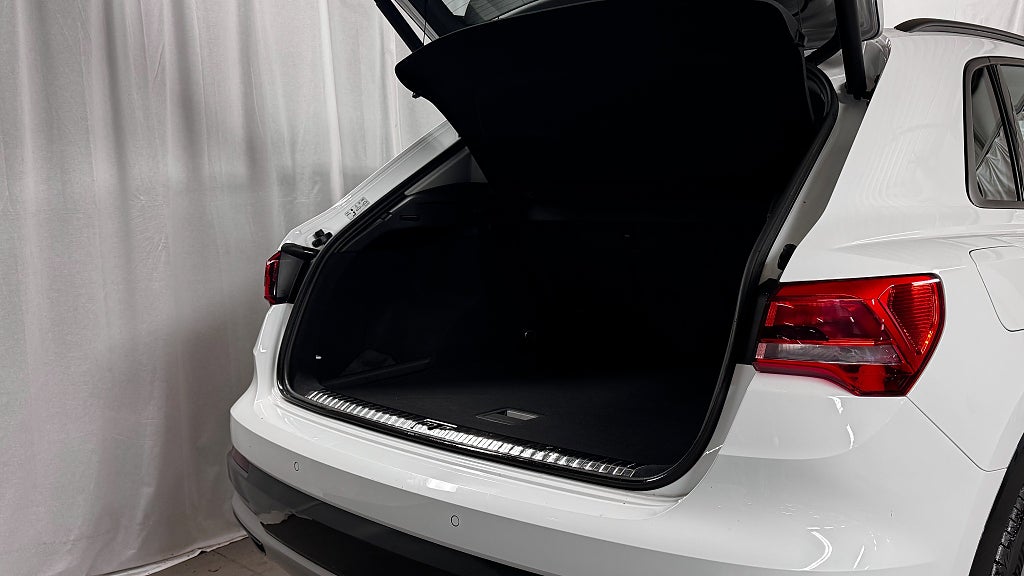Audi Q3 2019 - miniatyr 8