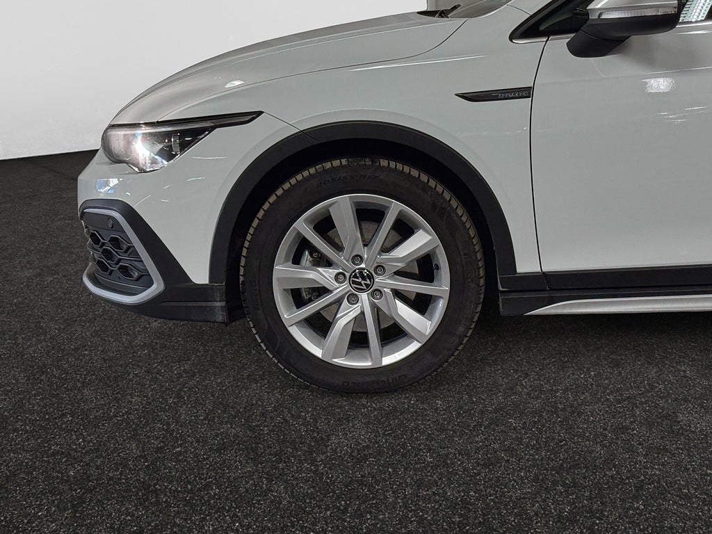 Volkswagen Golf Alltrack 2023 - miniatyr 4