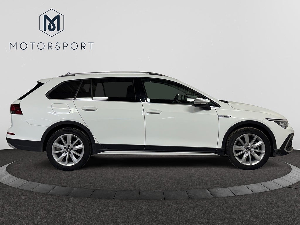 Volkswagen Golf Alltrack 2023 - miniatyr 9