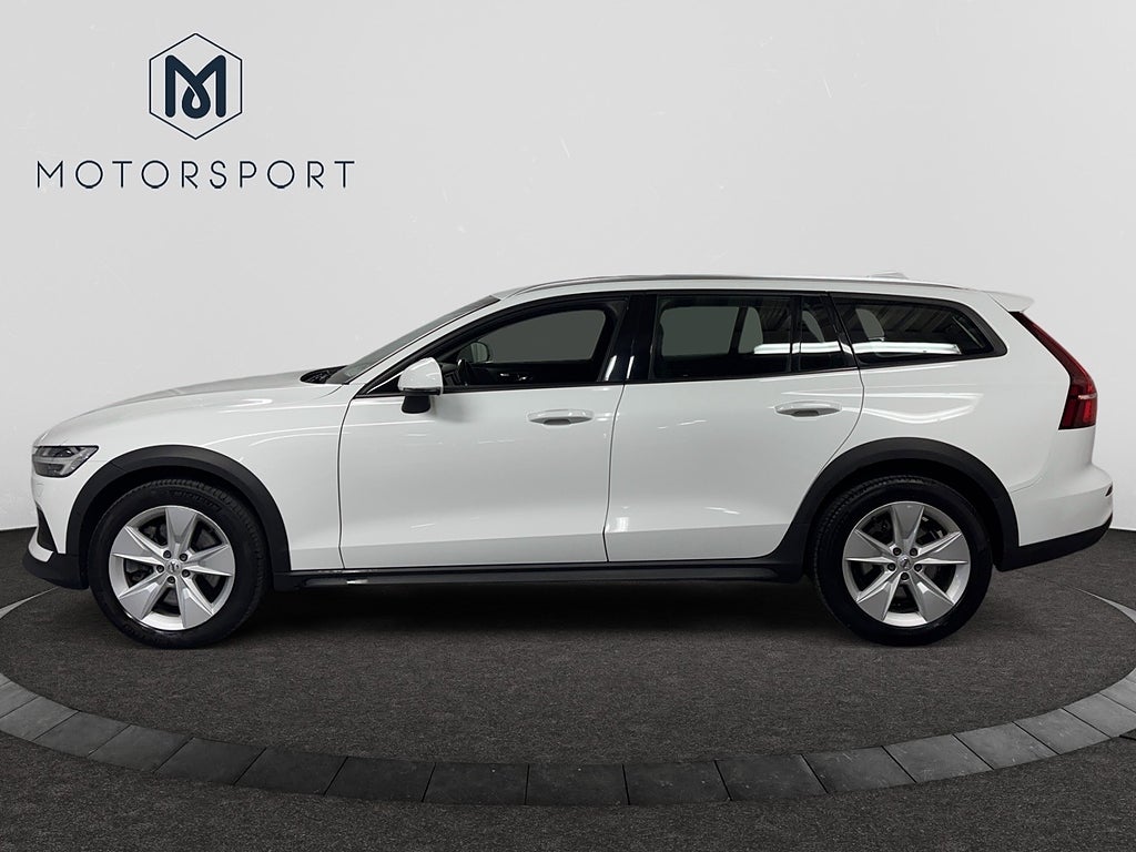Volvo V60 Cross Country 2019 - miniatyr 2