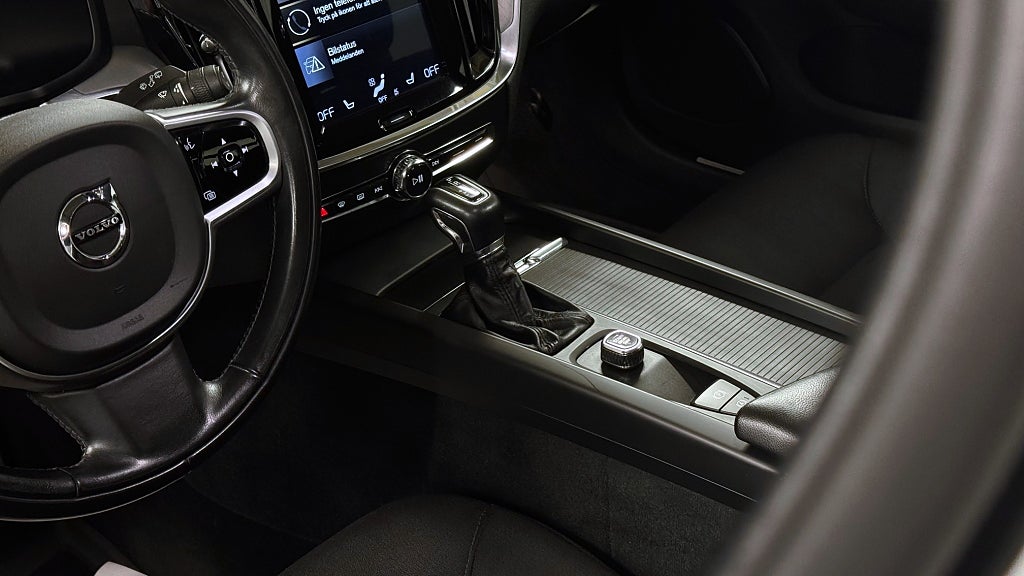 Volvo V60 Cross Country 2019 - miniatyr 20