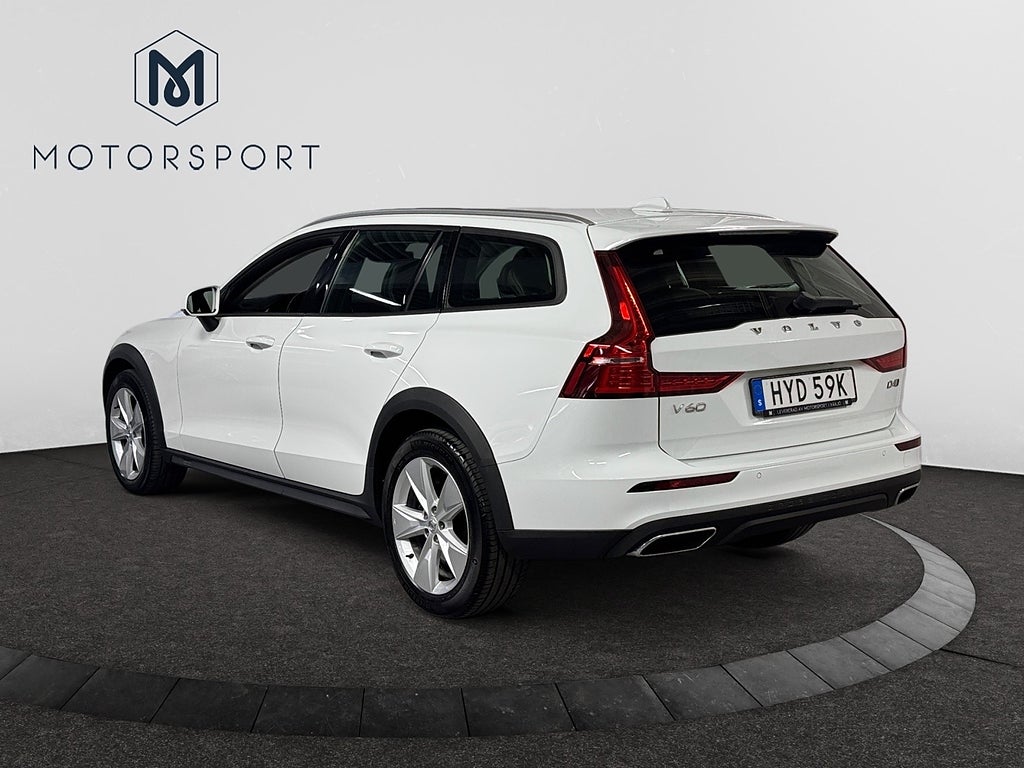 Volvo V60 Cross Country 2019 - miniatyr 6