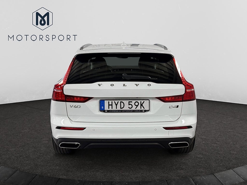 Volvo V60 Cross Country 2019 - miniatyr 8