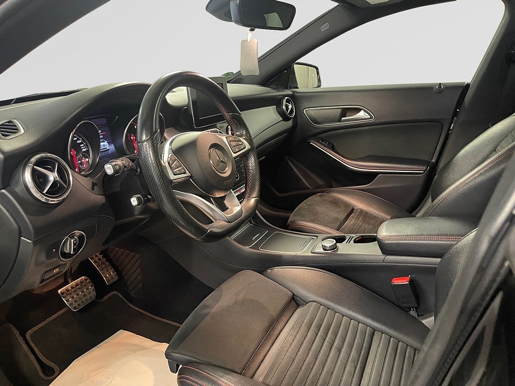 Mercedes-Benz CLA220 d 2018 - miniatyr 8