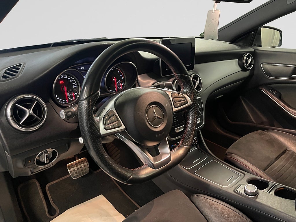 Mercedes-Benz CLA220 d 2018 - miniatyr 9