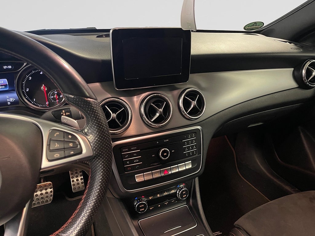 Mercedes-Benz CLA220 d 2018 - miniatyr 10
