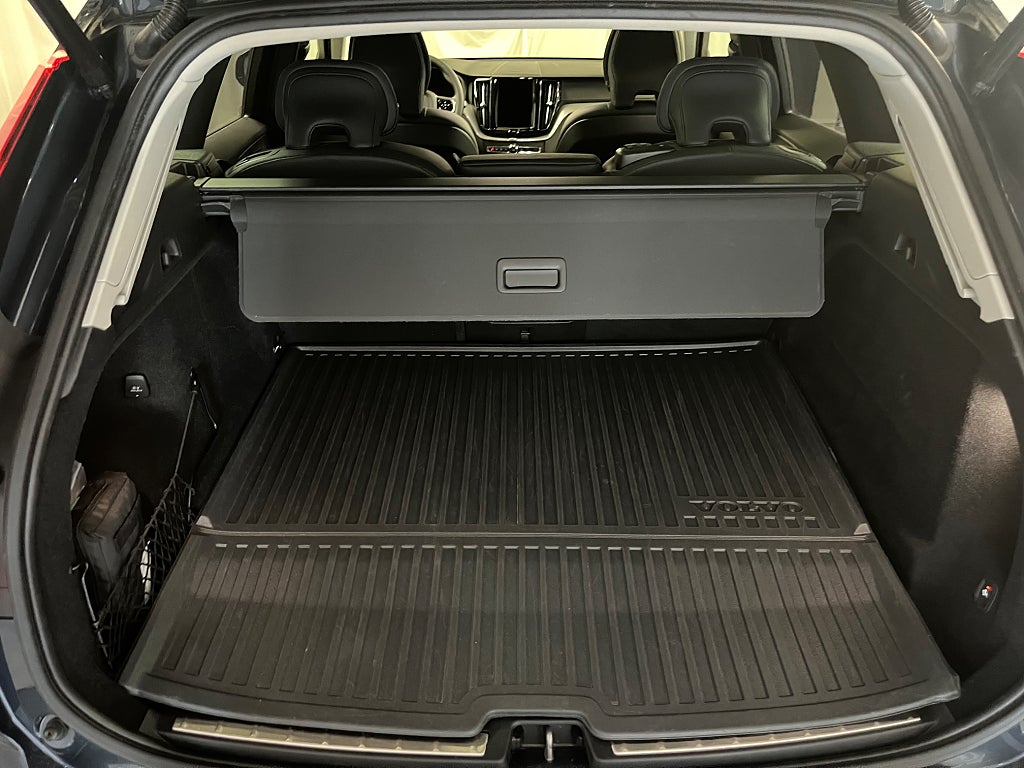 Volvo XC60 2023 - miniatyr 17