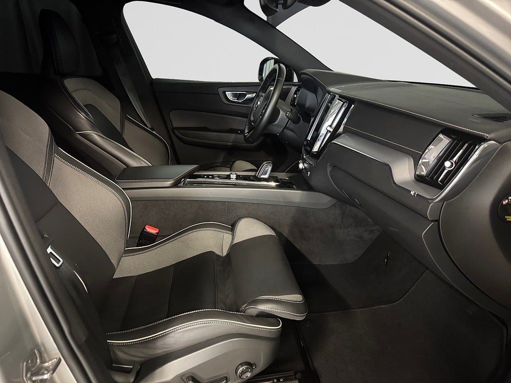 Volvo XC60 2022 - miniatyr 18