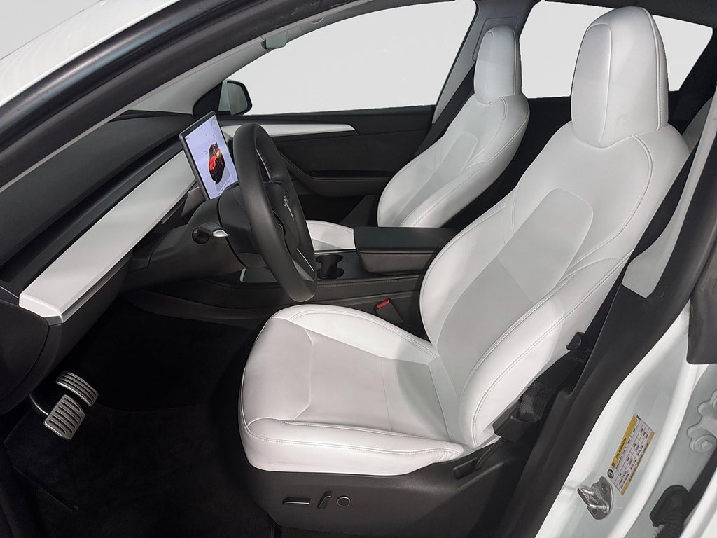 Tesla Model Y 2024 - miniatyr 12