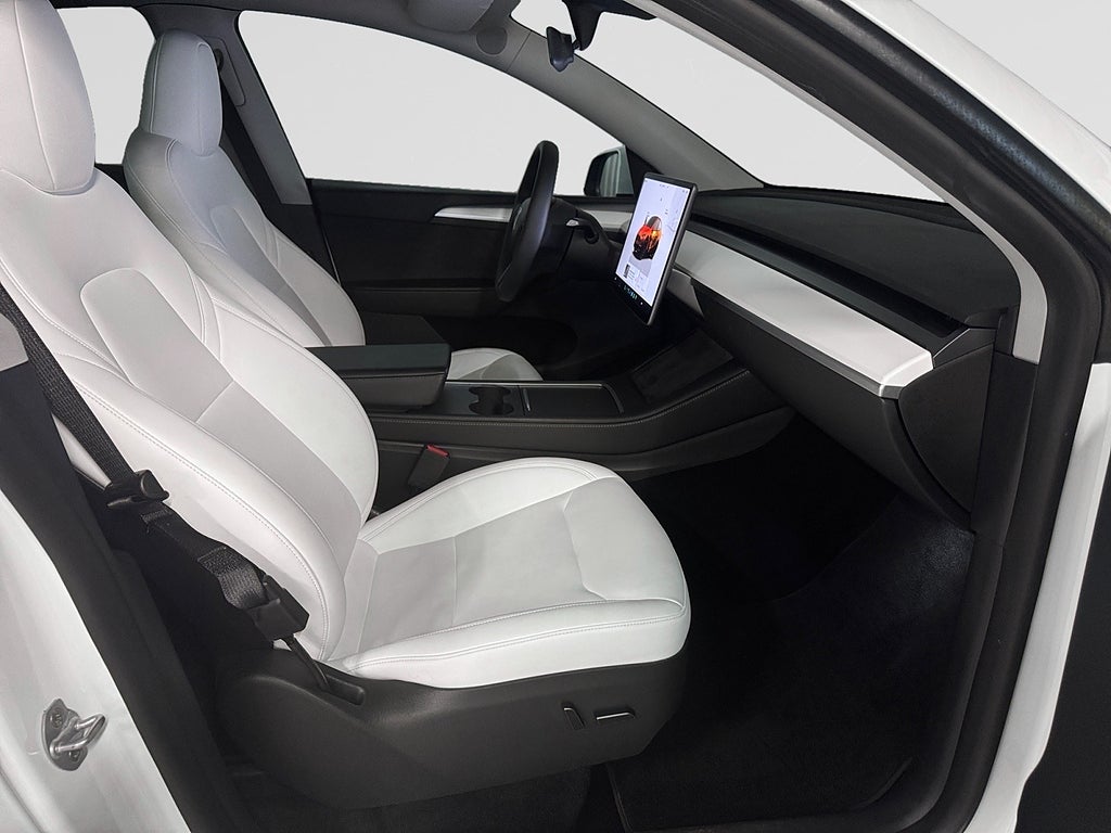 Tesla Model Y 2024 - miniatyr 19
