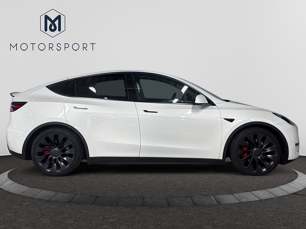 Tesla Model Y 2024 - miniatyr 9