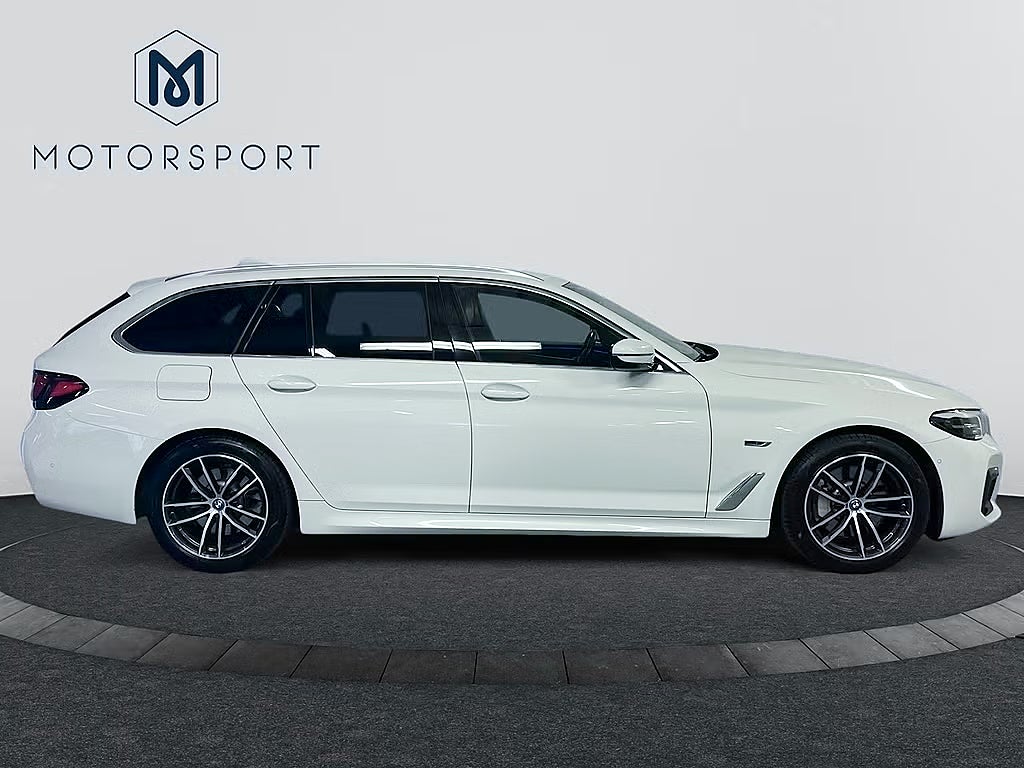 BMW 530e 2022 - miniatyr 6