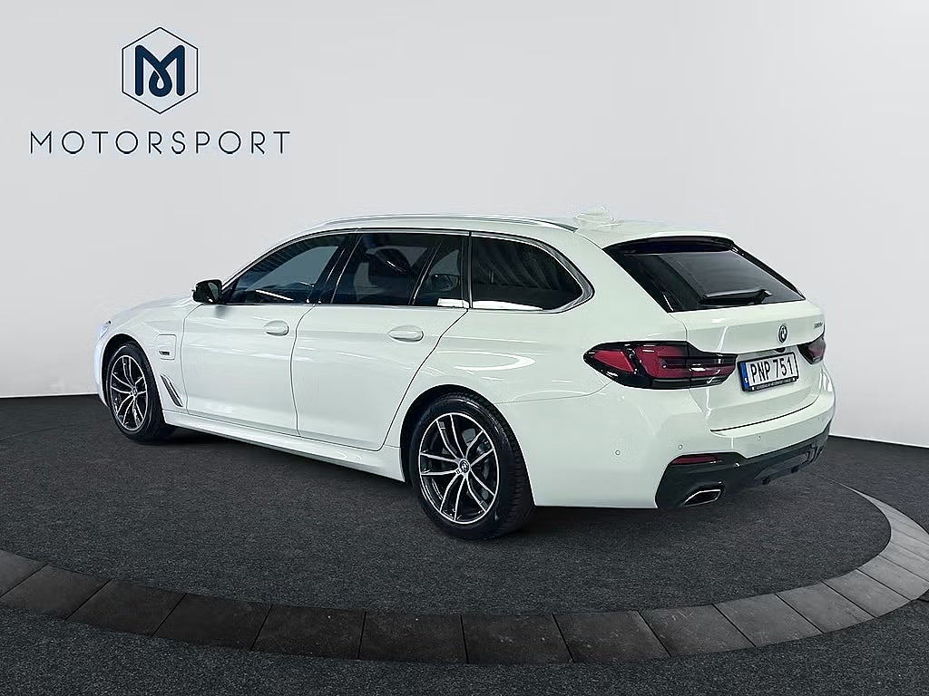 BMW 530e 2022 - miniatyr 9