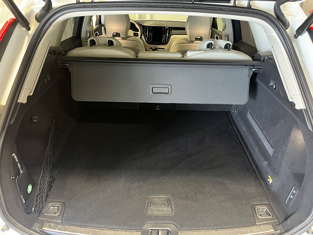 Volvo XC60 2019 - miniatyr 15