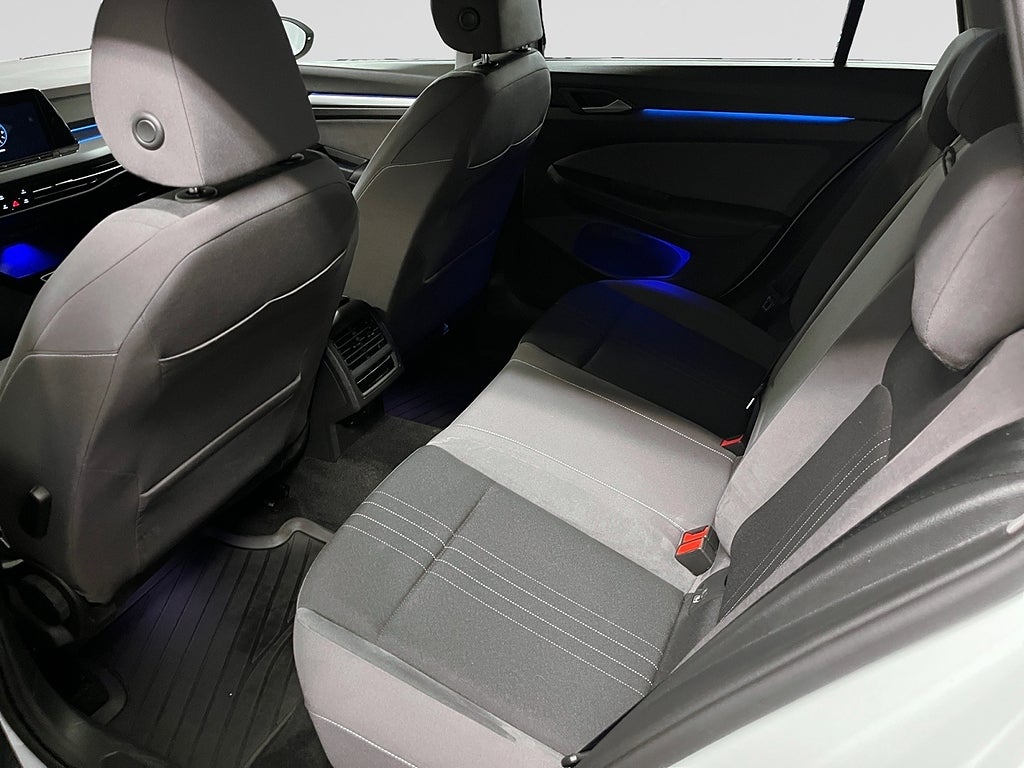 Volkswagen Golf Alltrack 2023 - miniatyr 13