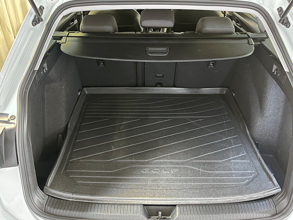 Volkswagen Golf Alltrack 2023 - miniatyr 16