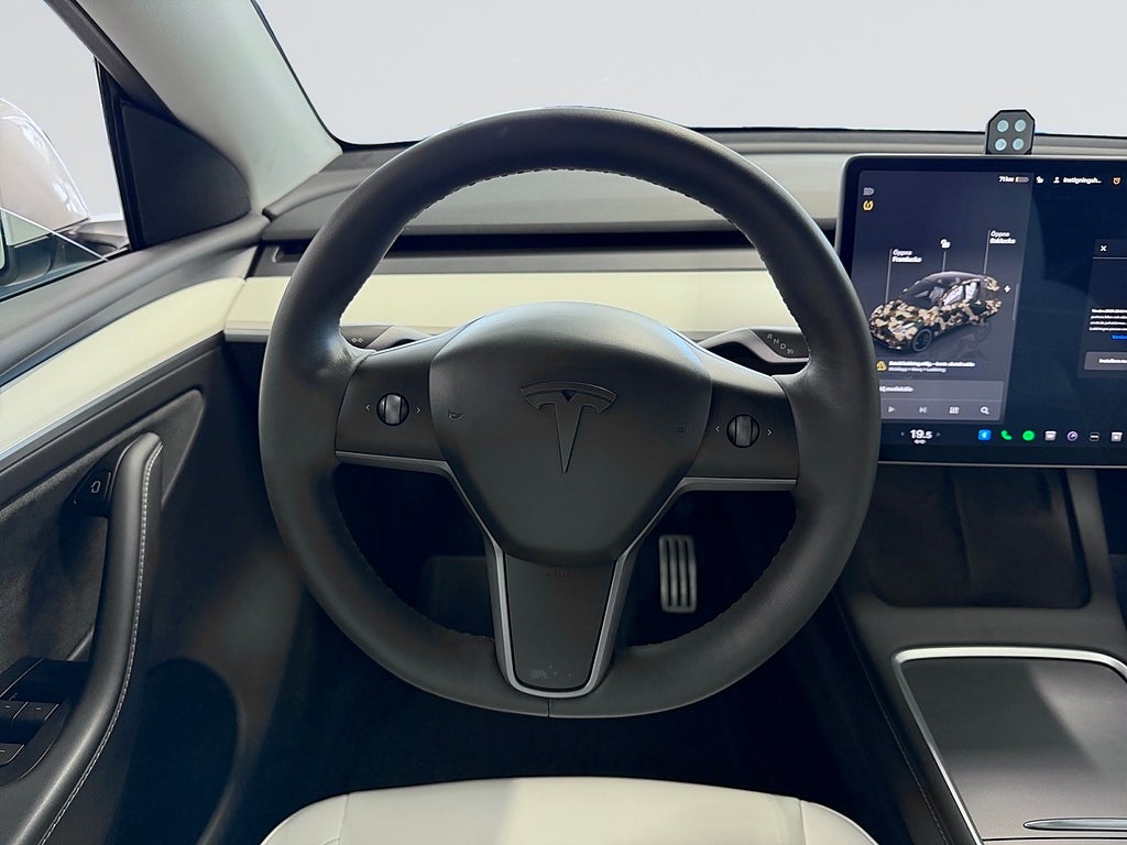 Tesla Model Y 2023 - miniatyr 13