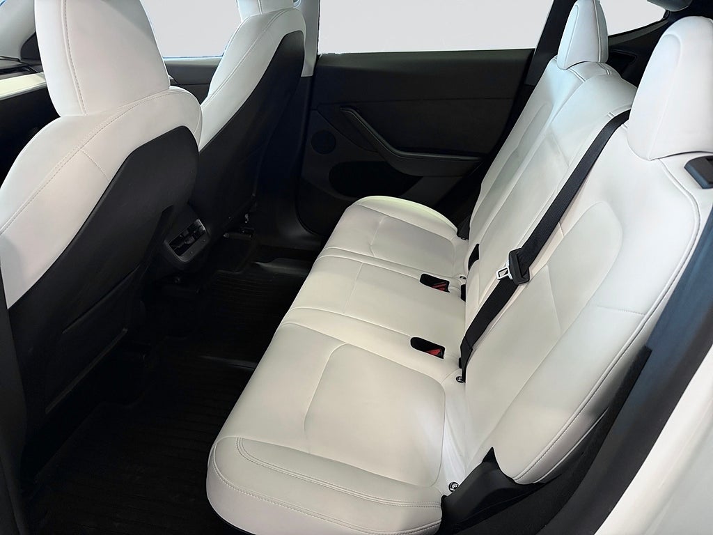 Tesla Model Y 2023 - miniatyr 15