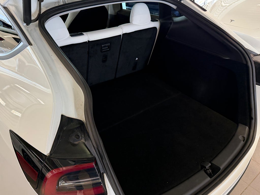 Tesla Model Y 2023 - miniatyr 17
