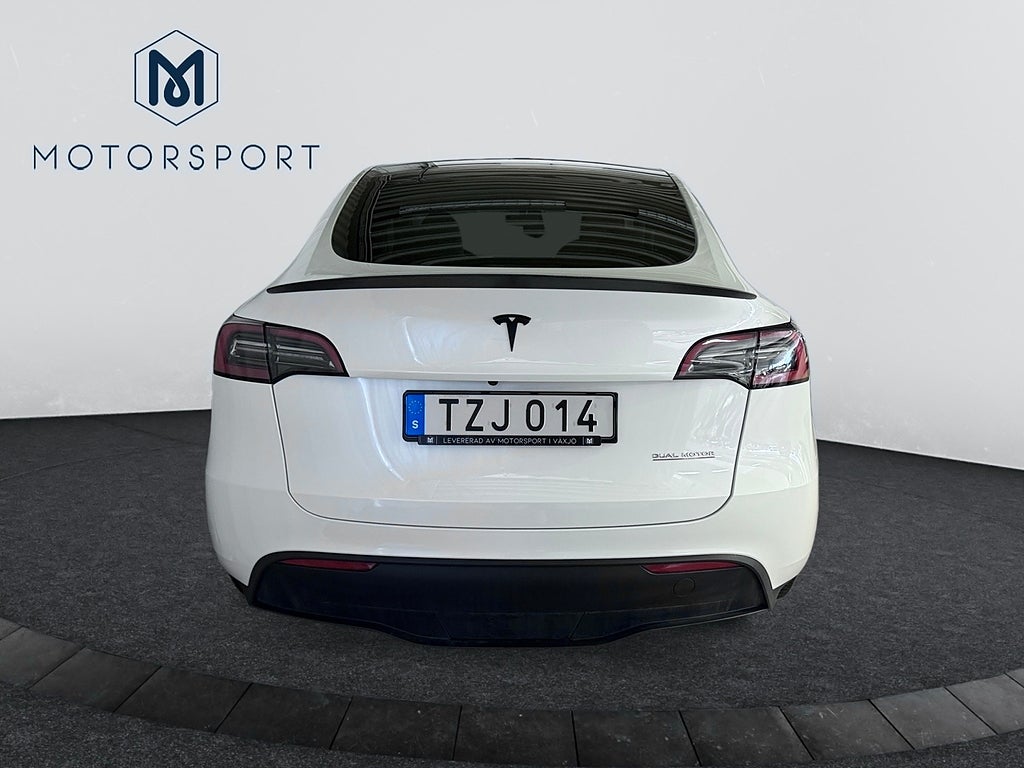 Tesla Model Y 2023 - miniatyr 8