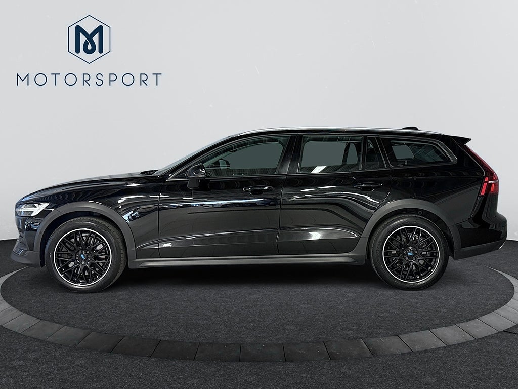 Volvo V60 Cross Country 2019 - miniatyr 2