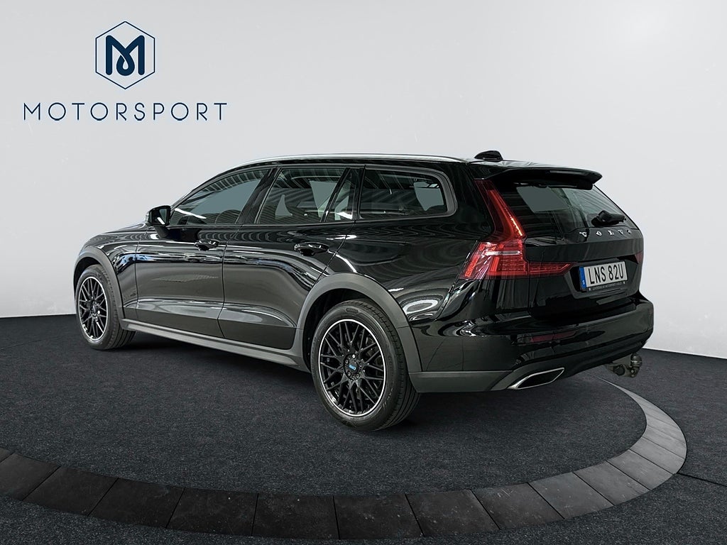 Volvo V60 Cross Country 2019 - miniatyr 4