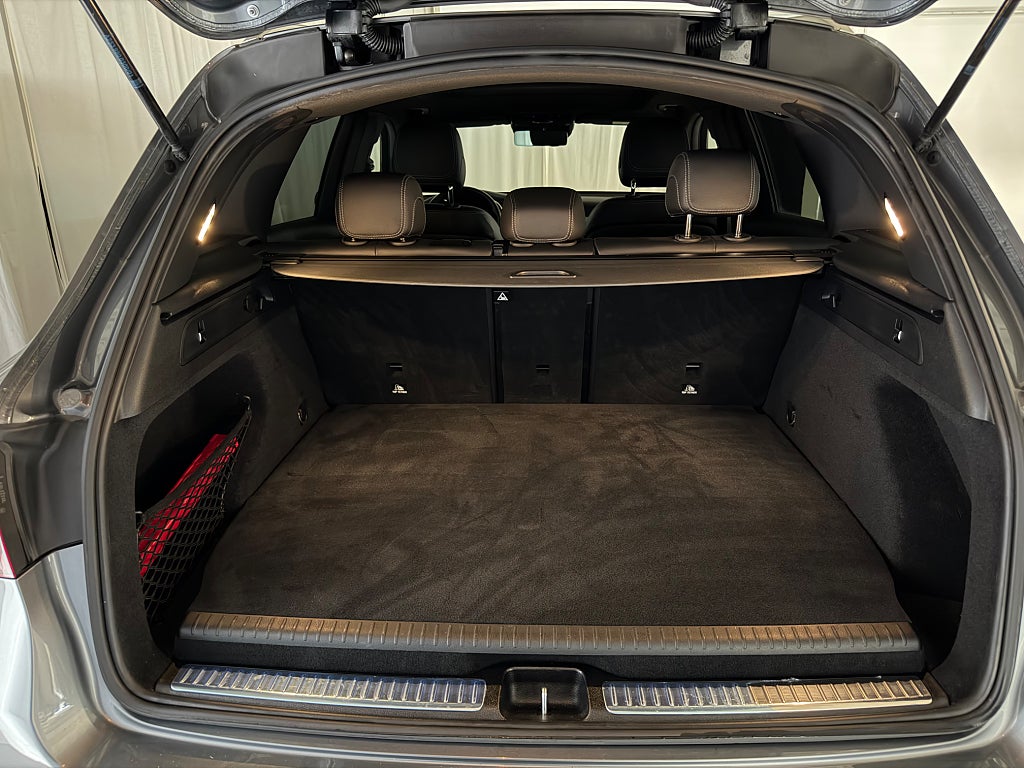 Mercedes-Benz GLC300 de 2022 - miniatyr 18