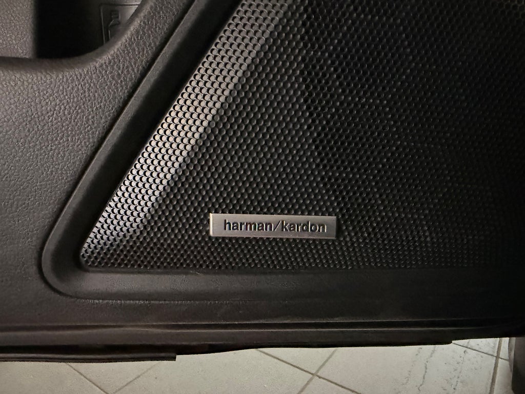 Subaru Outback 2021 - miniatyr 24