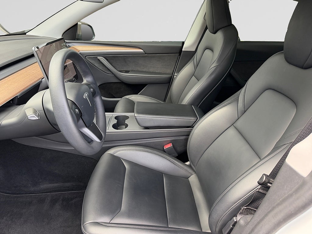 Tesla Model Y 2024 - miniatyr 11