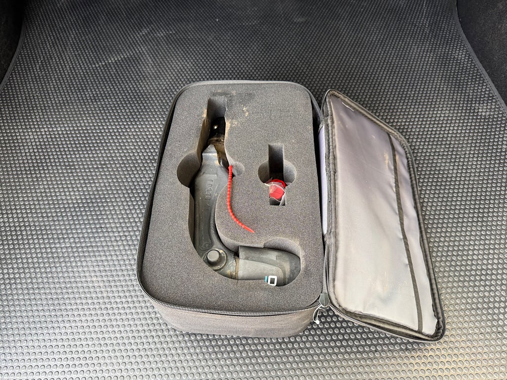 Tesla Model Y 2024 - miniatyr 18