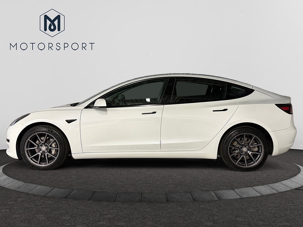Tesla Model 3 2022 - miniatyr 4