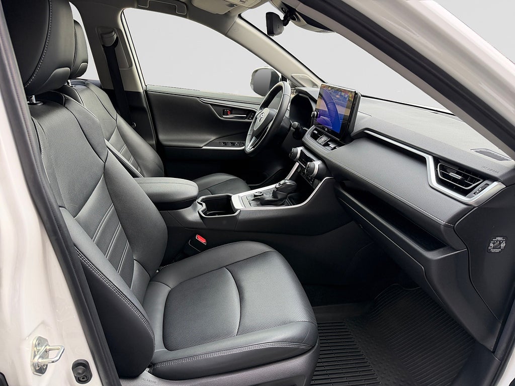 Toyota RAV4 2023 - miniatyr 16