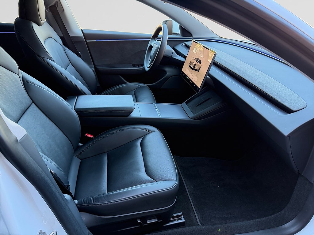 Tesla Model 3 2024 - miniatyr 17