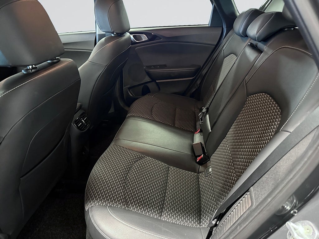 Kia Ceed 2023 - miniatyr 14