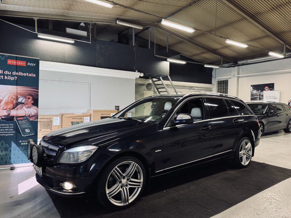 Mercedes-Benz C320 - miniatyr 4