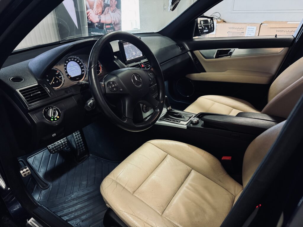 Mercedes-Benz C320 - miniatyr 5