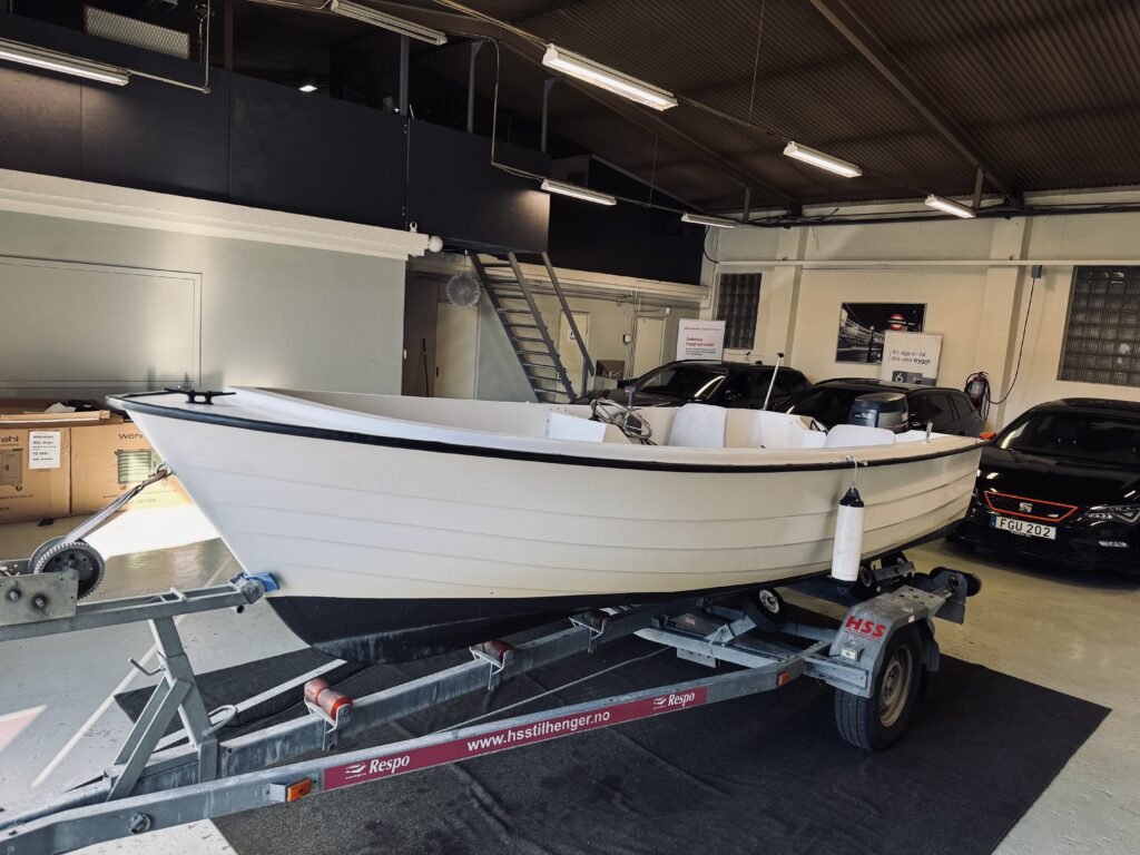 Styrpulpet båt 4,85 M Yamaha 50hk Autolube