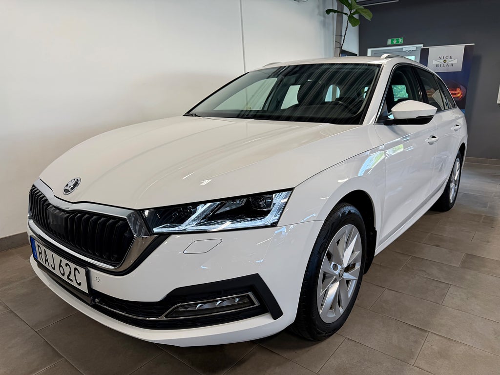 Skoda Octavia 2023 - miniatyr 2