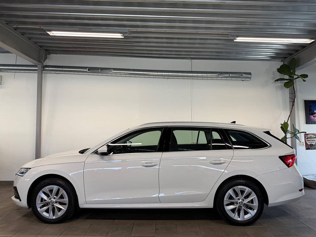 Skoda Octavia 2023 - miniatyr 3