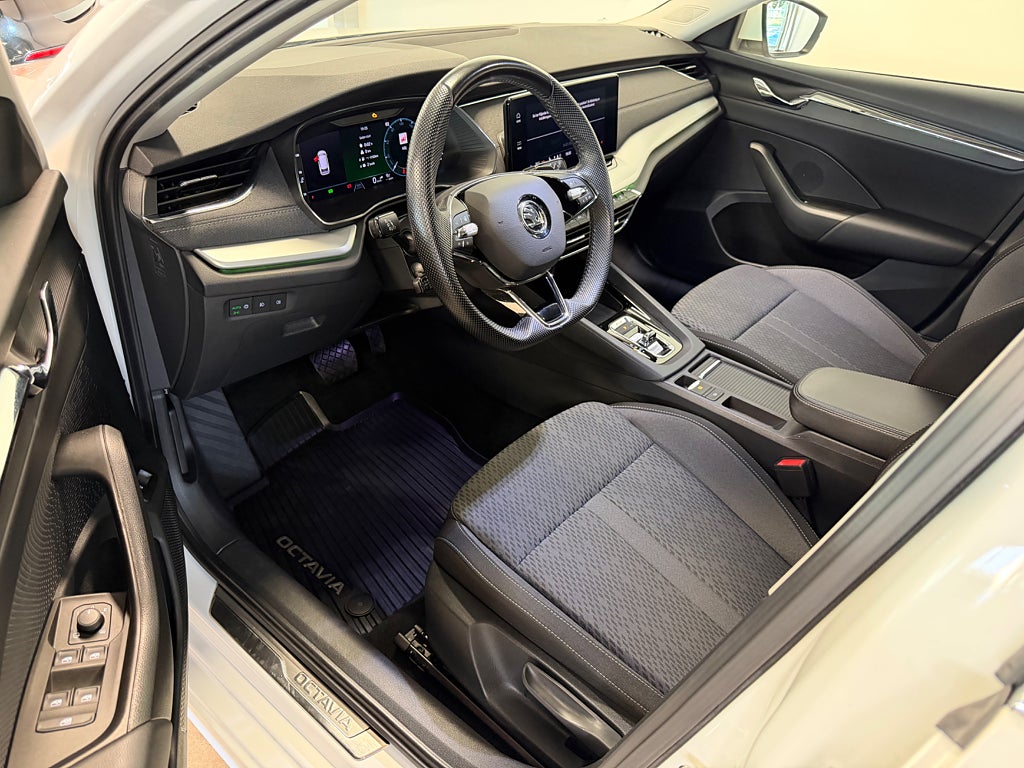 Skoda Octavia 2023 - miniatyr 7