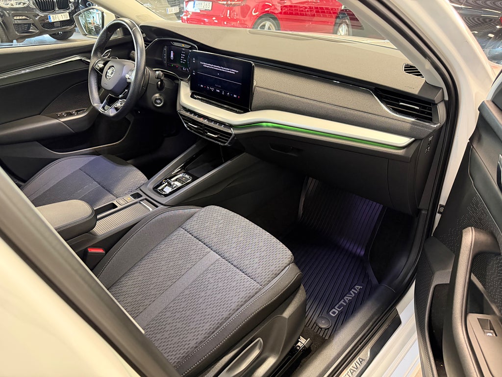 Skoda Octavia 2023 - miniatyr 9